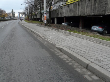 Wrocławscy rowerzyści mogą już jeździć po obniżonych krawężnikach [LISTA MIEJSC], UM Wrocławia
